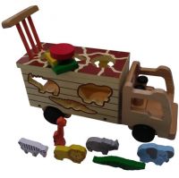 109-09-TruckAnimalCar